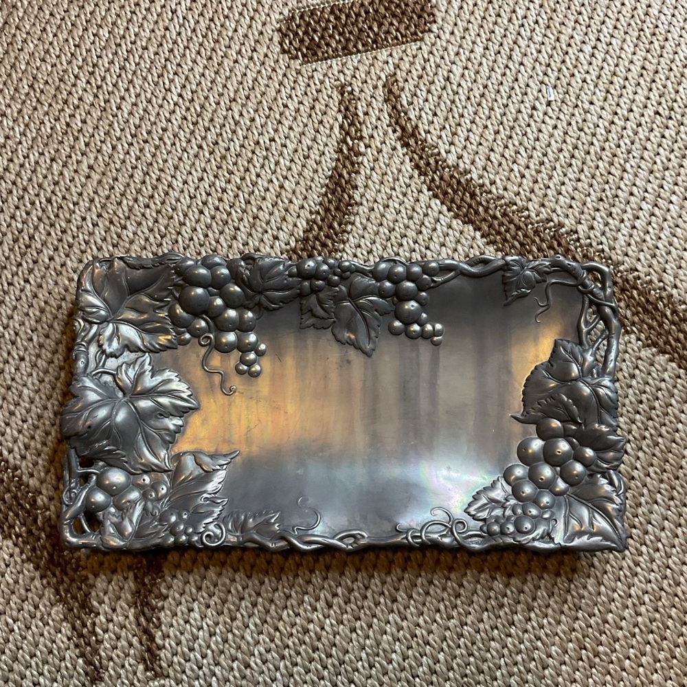 Vintage 1999 Arthur court aluminum Grape Vine Wall Decor